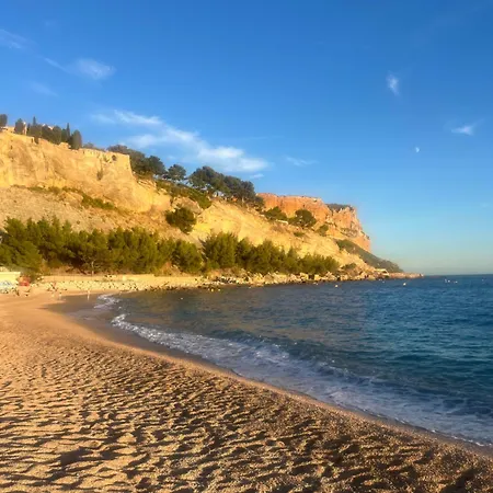 شقة فندقية La Parenthese Cassidaine 3*